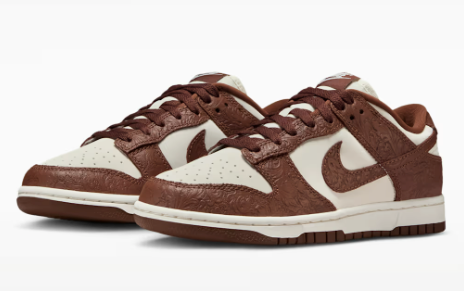 Nike Wmns Dunk Low 'Sail Metallic Gold'